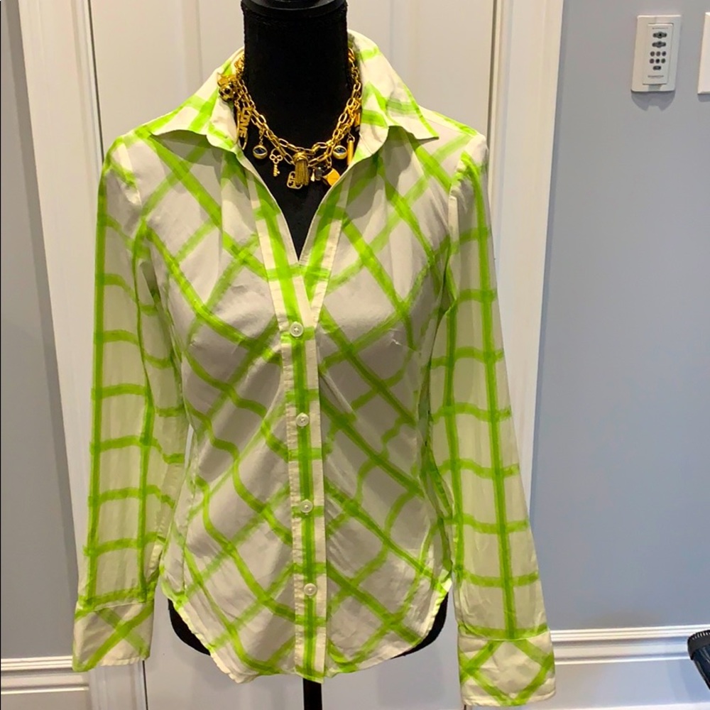 BANANA REPUBLIC LATTICE PRINT BUTTON DOWN.